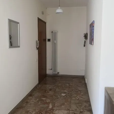 Rum i privatbostad Stanza In Centro